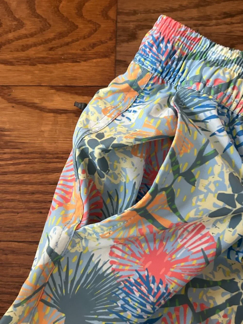 AFTCO Strike Swim Shorts Fishing Shorts Tropical Floral Elfin Yellow Size Medium